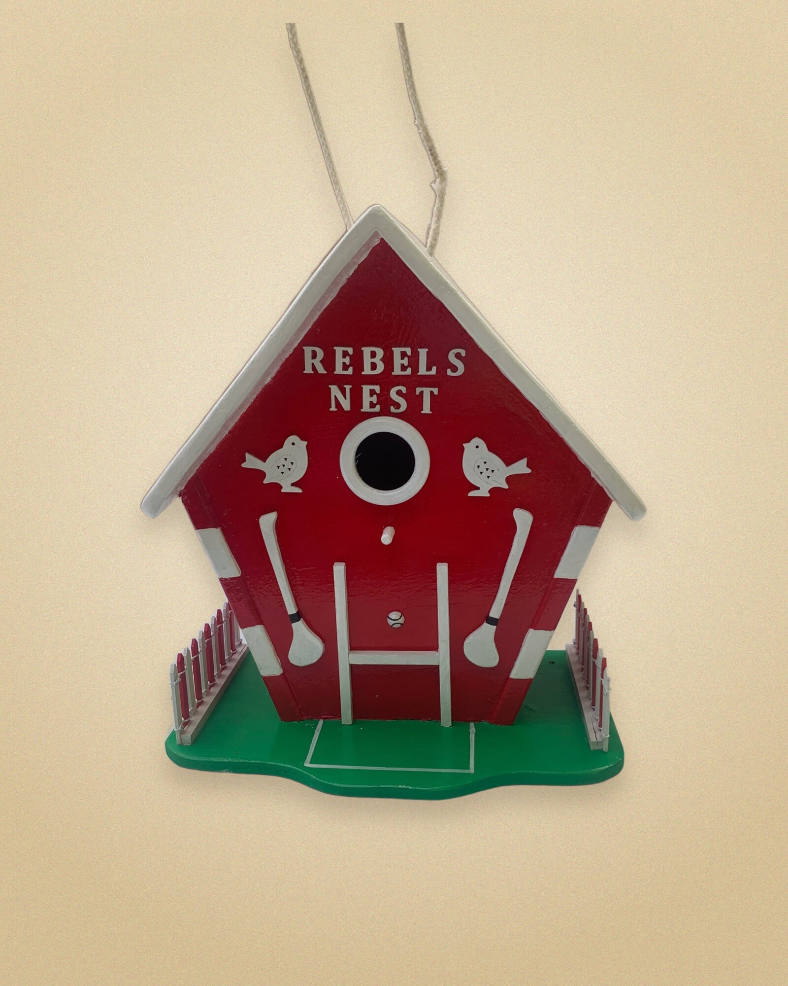 County colours birdhouse example