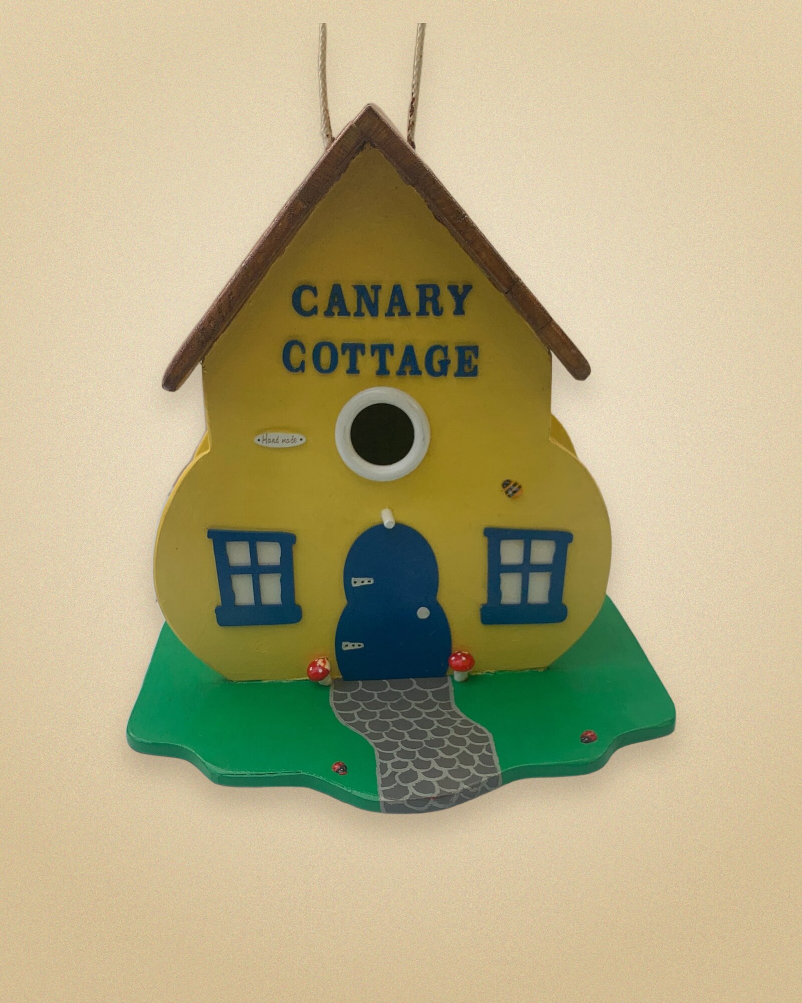 Fairy-tale cottage birdhouse example
